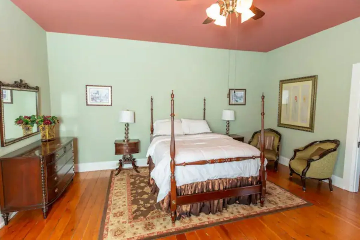 Bedroom Suite Detail